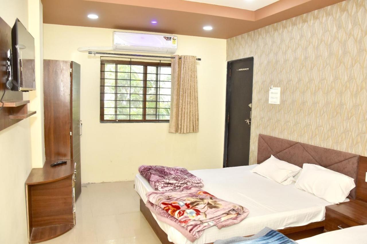Green Leaf Hotel Ujjain Εξωτερικό φωτογραφία