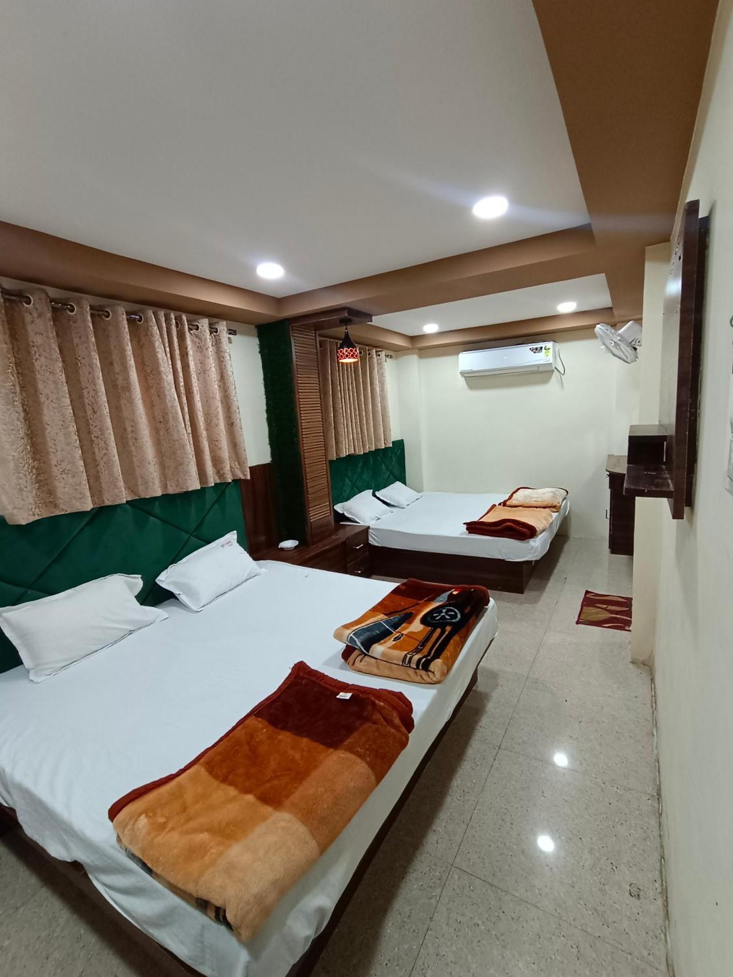 Green Leaf Hotel Ujjain Εξωτερικό φωτογραφία