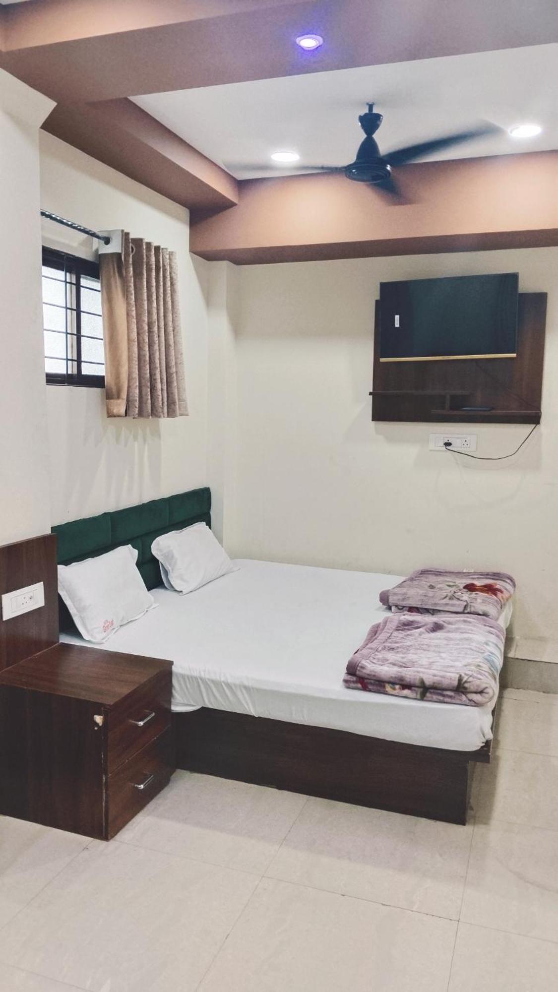 Green Leaf Hotel Ujjain Εξωτερικό φωτογραφία