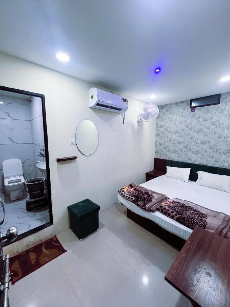 Green Leaf Hotel Ujjain Εξωτερικό φωτογραφία