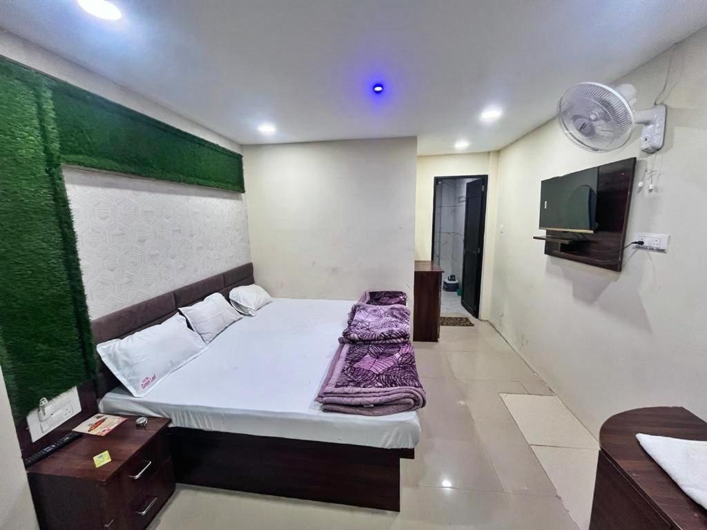 Green Leaf Hotel Ujjain Εξωτερικό φωτογραφία