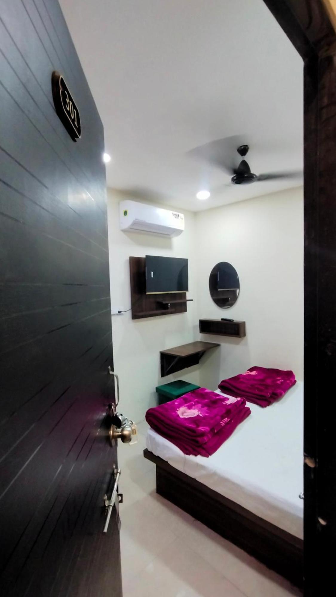 Green Leaf Hotel Ujjain Εξωτερικό φωτογραφία