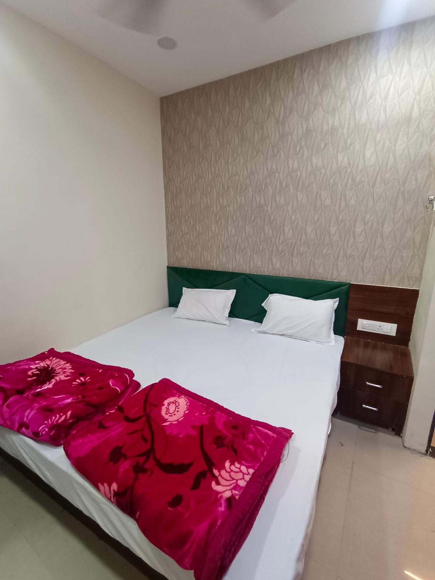 Green Leaf Hotel Ujjain Εξωτερικό φωτογραφία