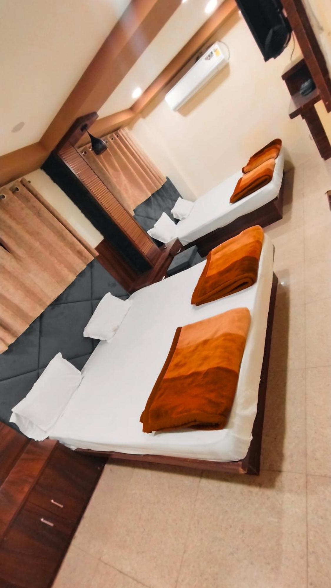 Green Leaf Hotel Ujjain Εξωτερικό φωτογραφία