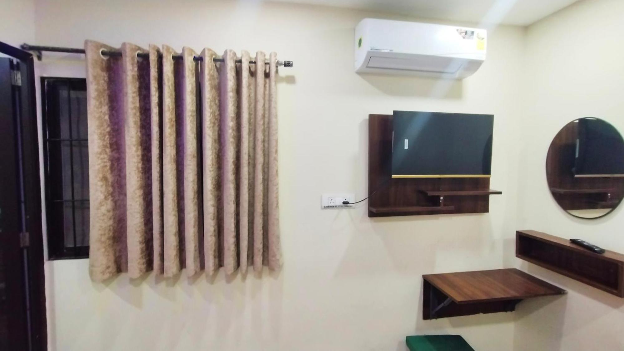Green Leaf Hotel Ujjain Εξωτερικό φωτογραφία