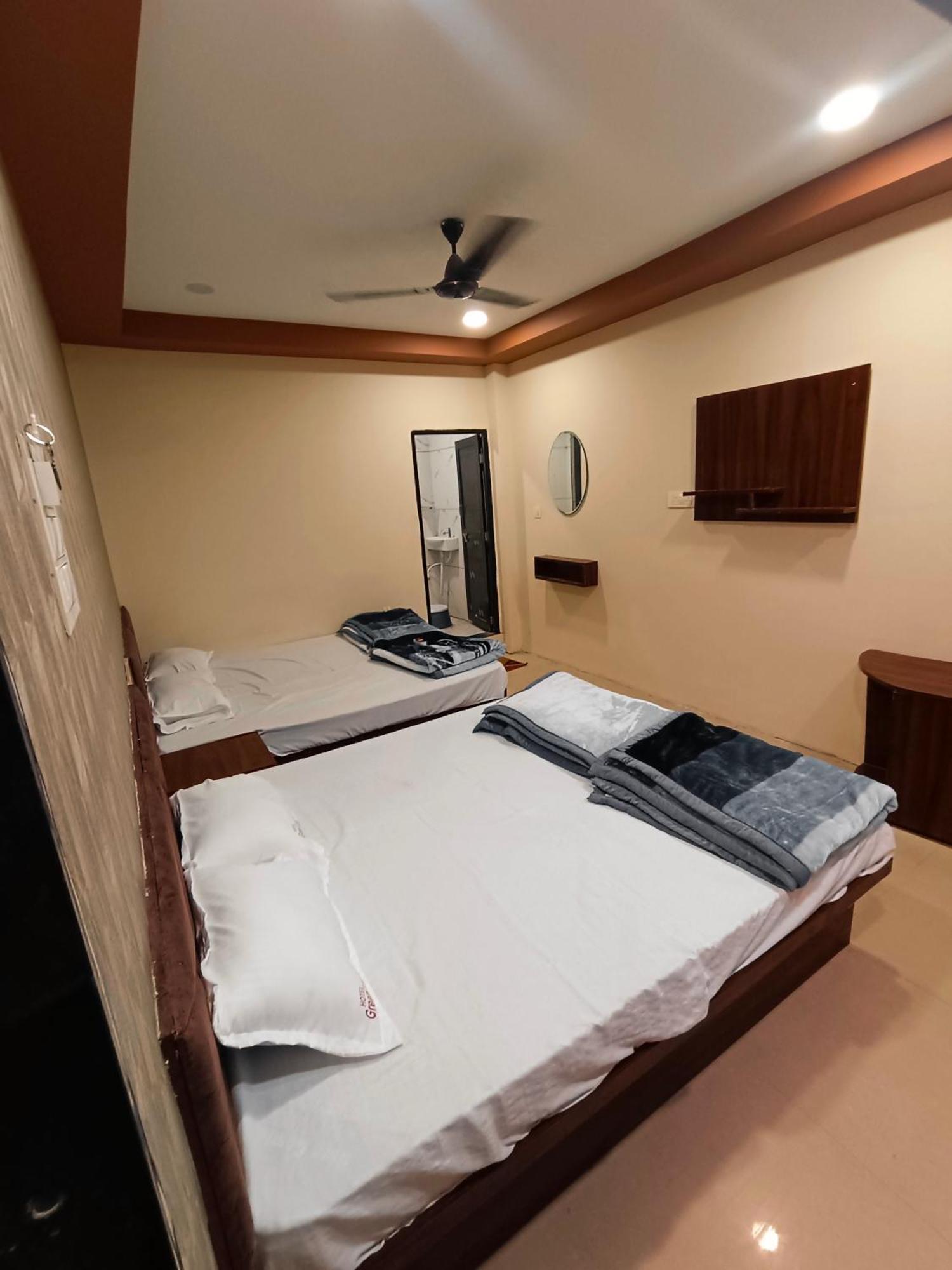 Green Leaf Hotel Ujjain Εξωτερικό φωτογραφία