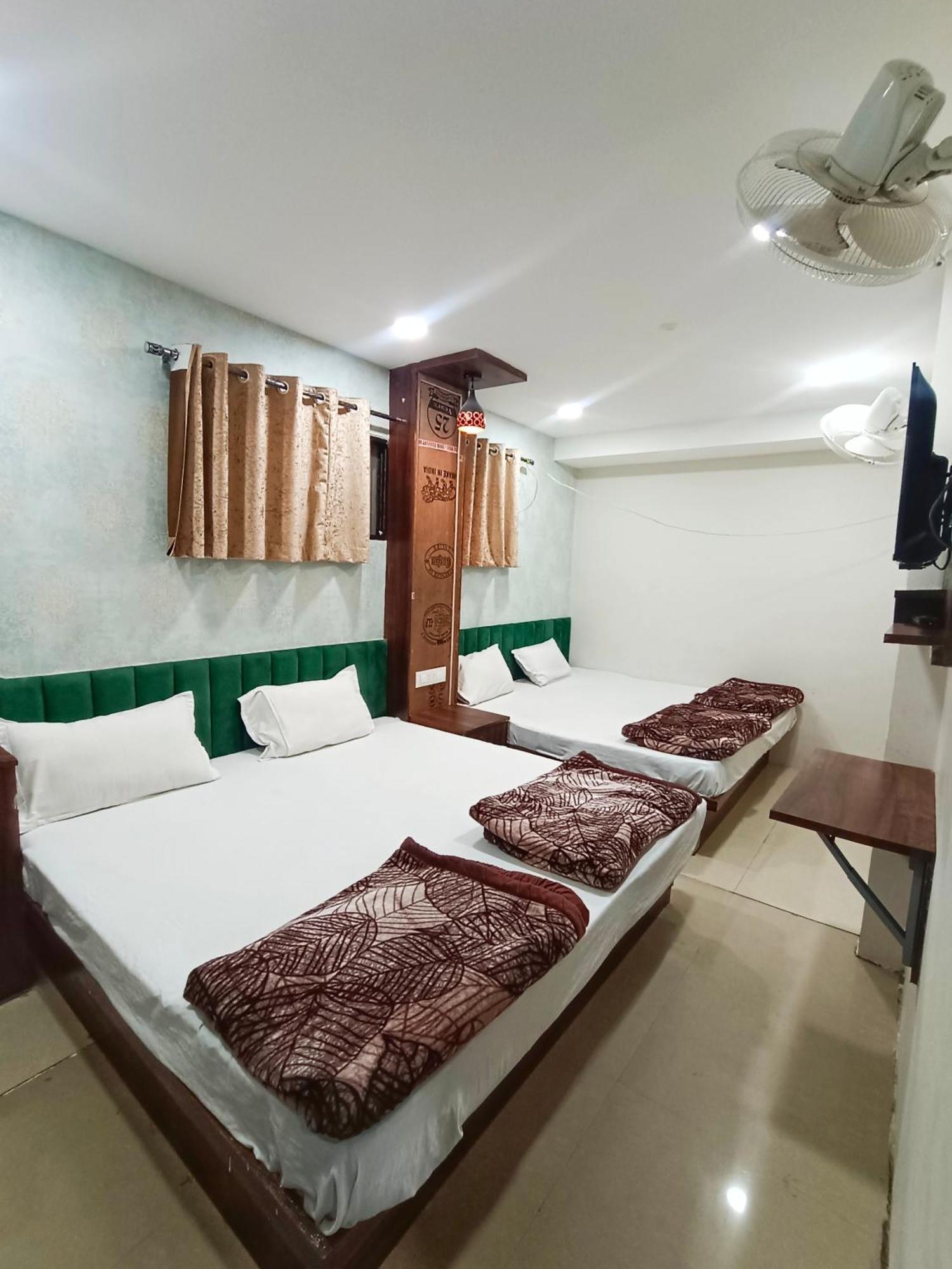 Green Leaf Hotel Ujjain Εξωτερικό φωτογραφία